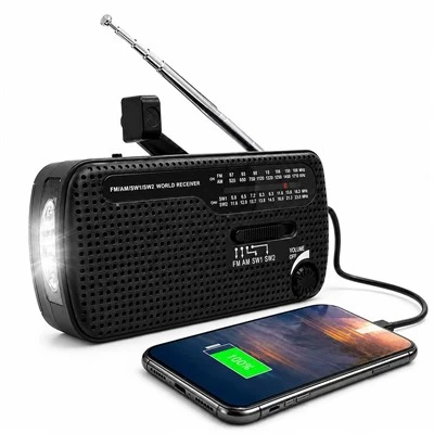 Radio dinamo con energía solar